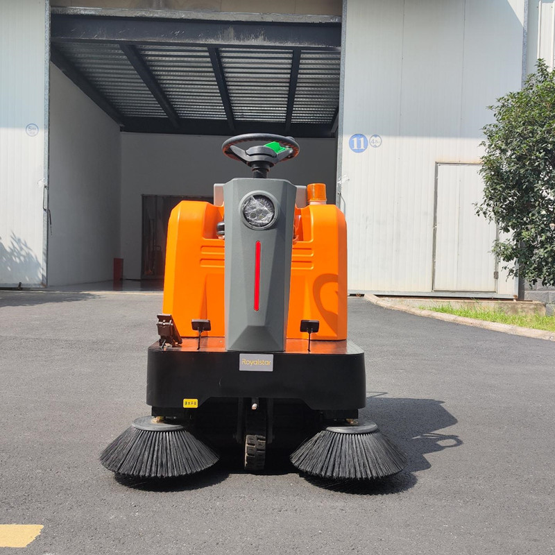 電動(dòng)掃地機(jī)在工廠廣泛使用，我們該怎么選